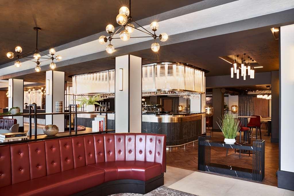 Radisson Red Hotel London Heathrow Ресторан фото