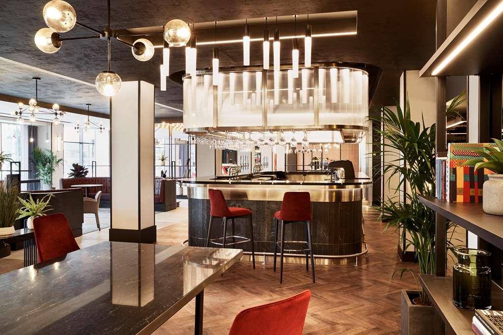 Radisson Red Hotel London Heathrow Ресторан фото