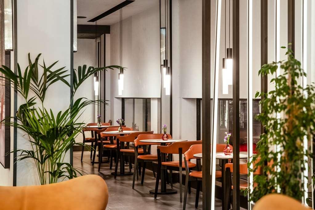 Radisson Red Hotel London Heathrow Ресторан фото