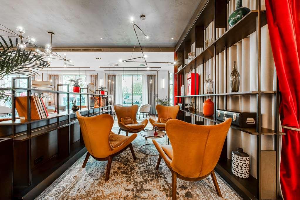 Radisson Red Hotel London Heathrow Ресторан фото